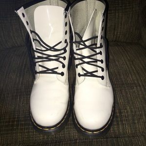 TEMPORARILY MARKED DOWN* Dr Martens boots